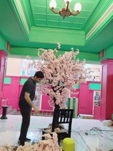ساخت انواع مدلهای  درخت شکوفه مصنوعی  در گستره تم رنگها
